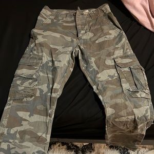 Wrangler camo cargo jeans